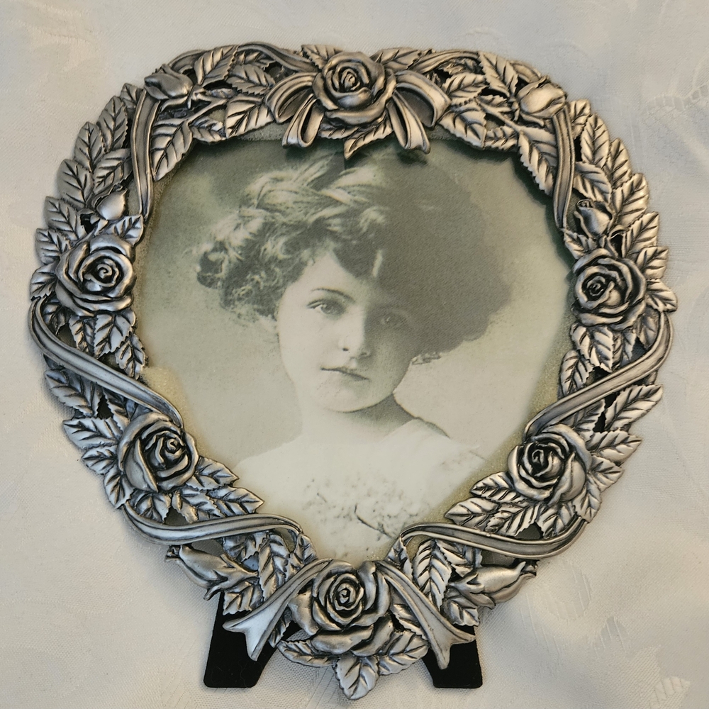 Heart-Shaped Silver Photo Frame with Roses
